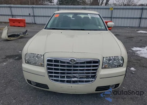 2008 Chrysler 300 Touring z USA, uszkodzony, nr VIN 2C3LA53G08H282393